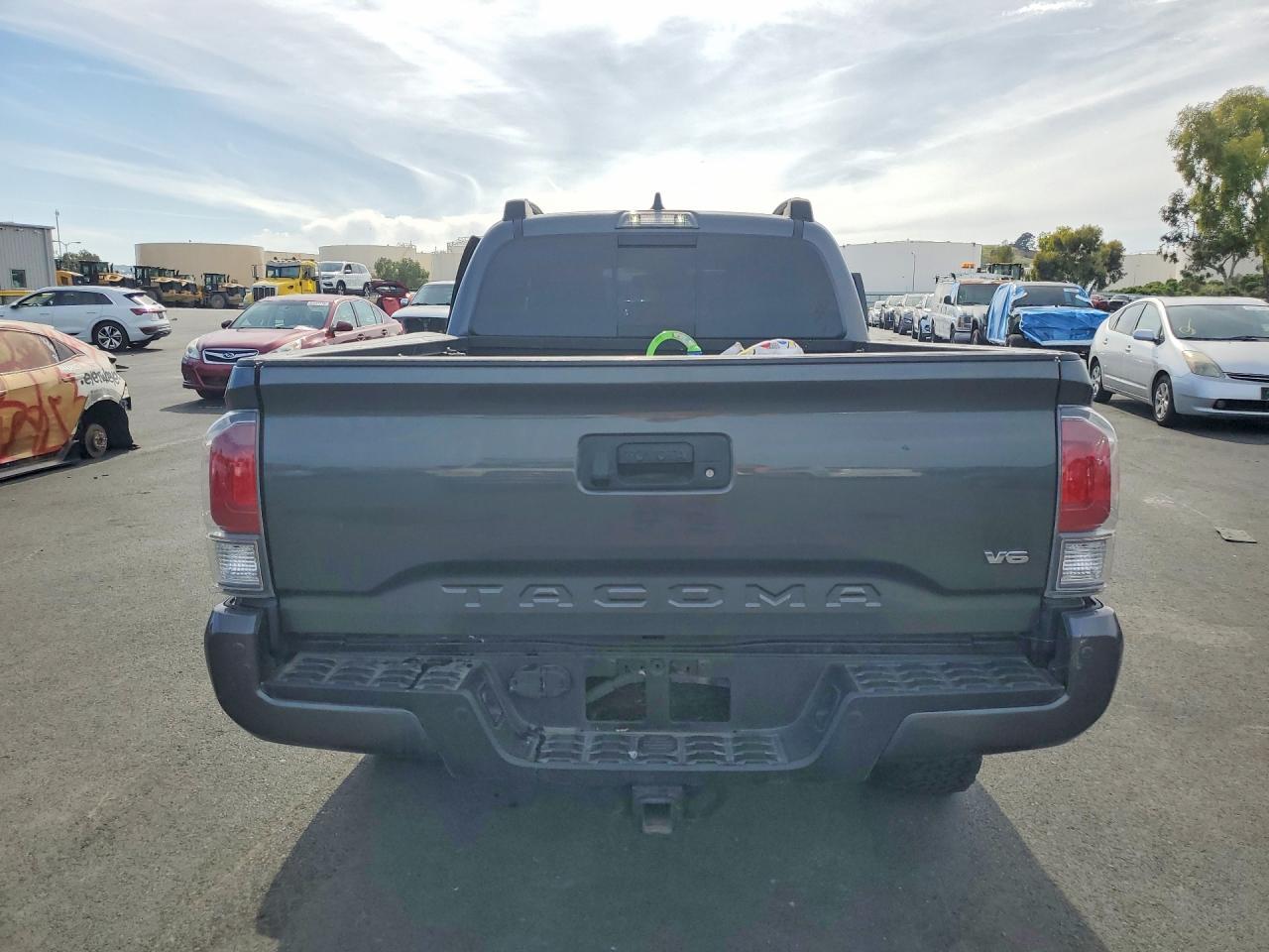 2021 Toyota Tacoma Trd Off-Road - Image 6