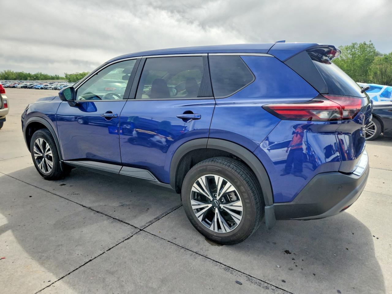 2023 Nissan Rogue Sv - Фото 2