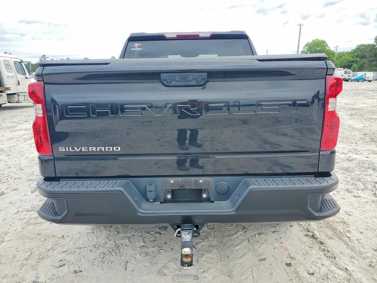 2022 Chevrolet Silverado K1500 - Фото 6