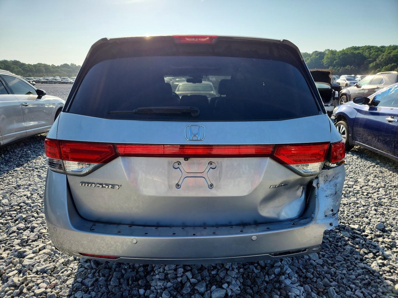 2015 Honda Odyssey Touring - Image 6