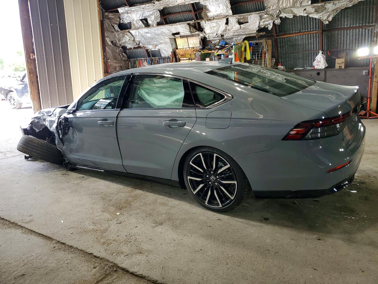 2026 Honda Accord Touring Hybrid - Фото 2