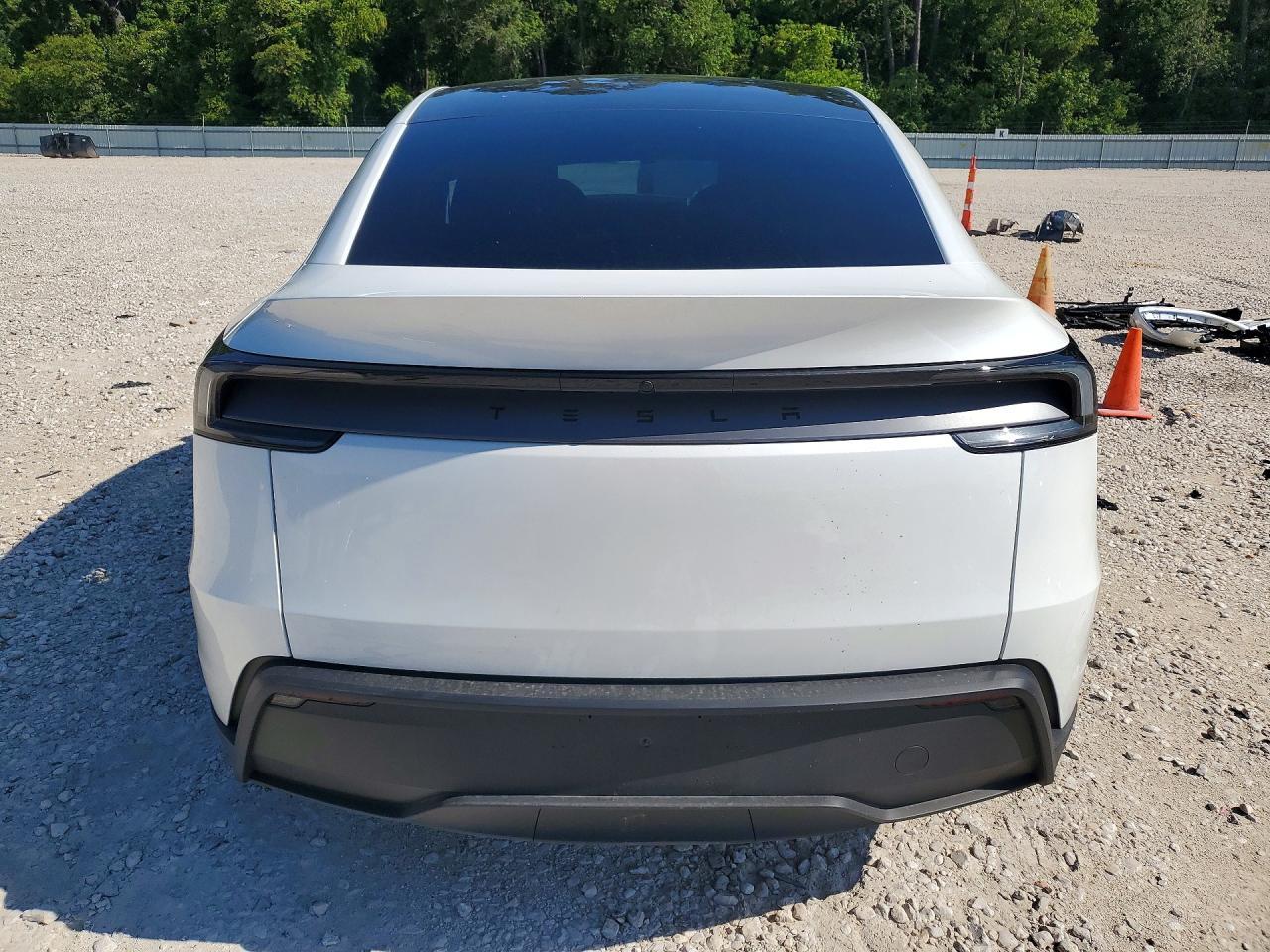 2026 Tesla Model Y - Фото 6