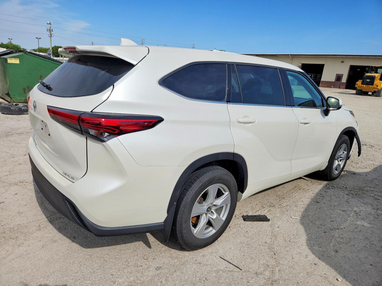2021 Toyota Highlander Le - Фото 3
