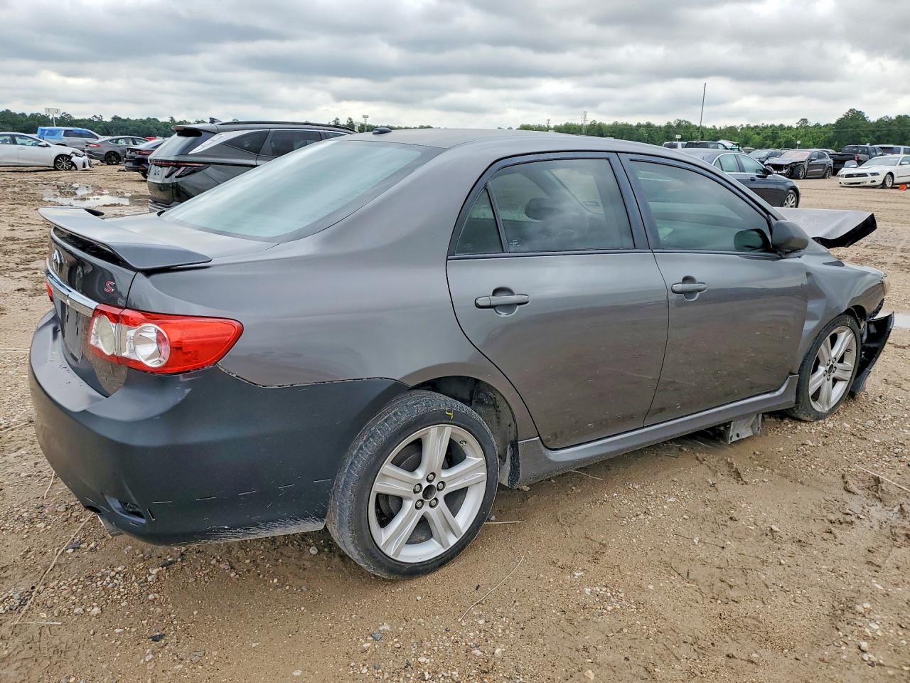 2013 Toyota Corolla S - Фото 3