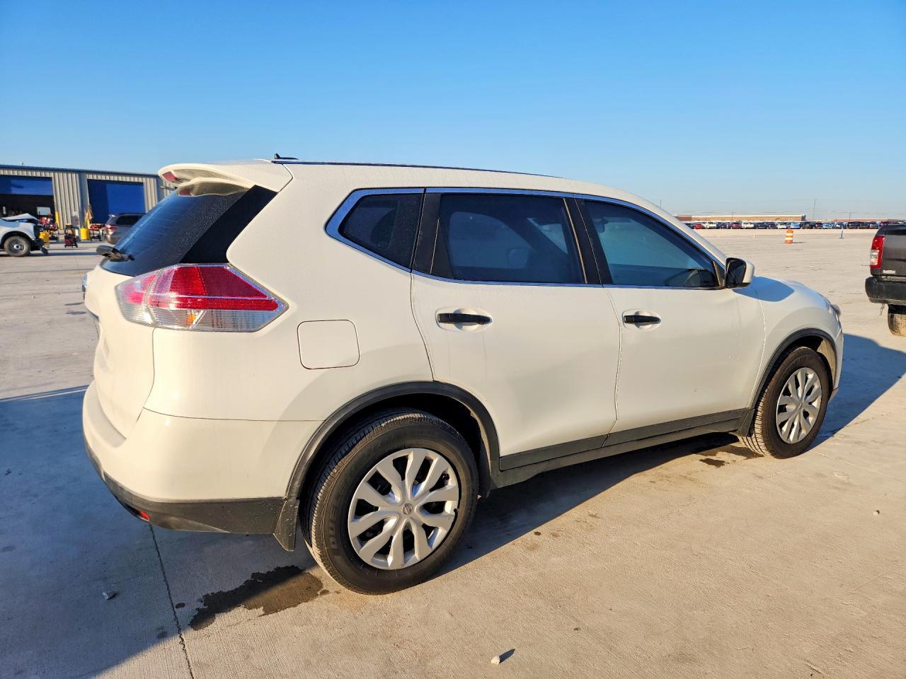 2016 Nissan Rogue S - Фото 3