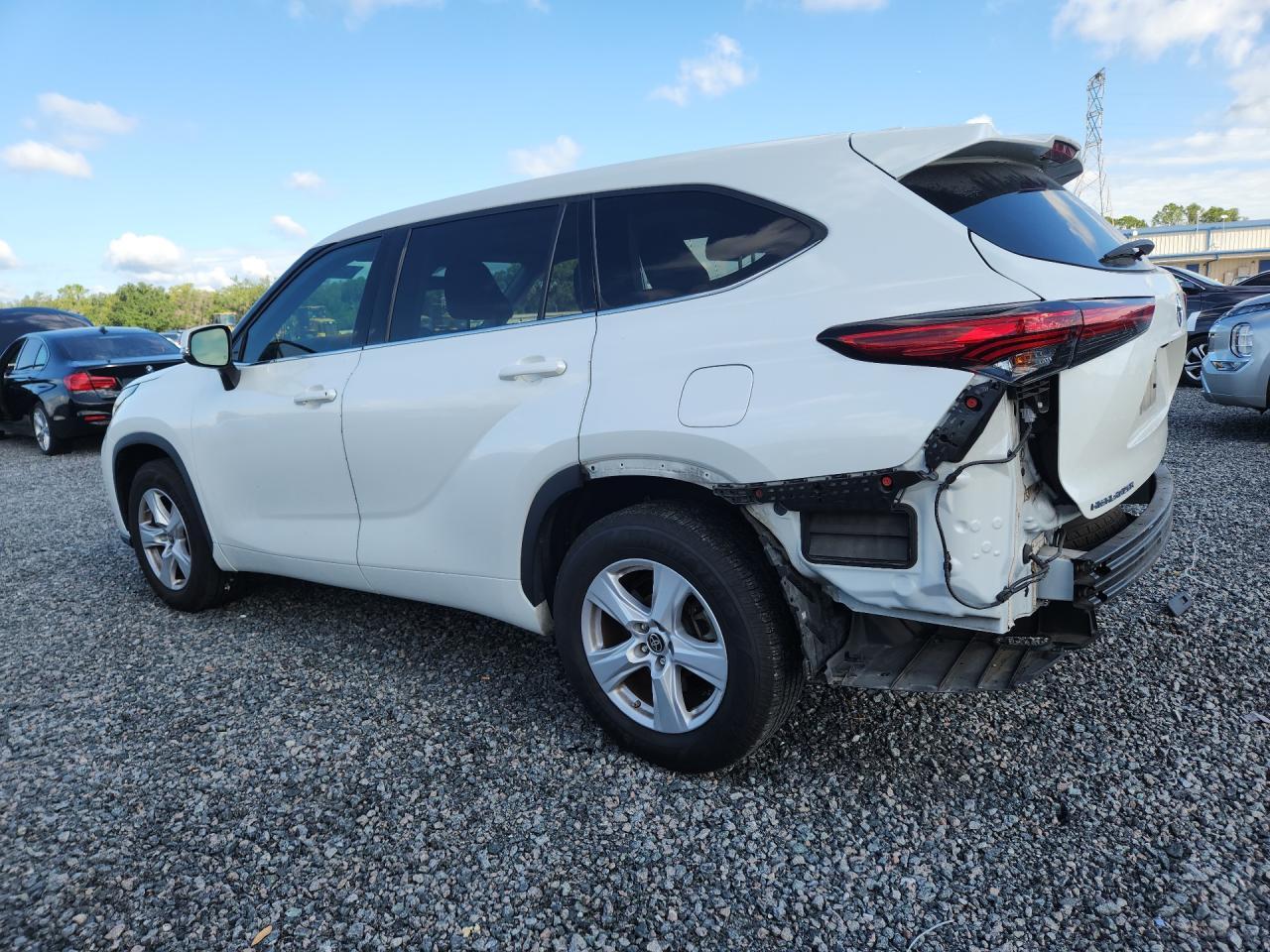2021 Toyota Highlander L - Фото 2