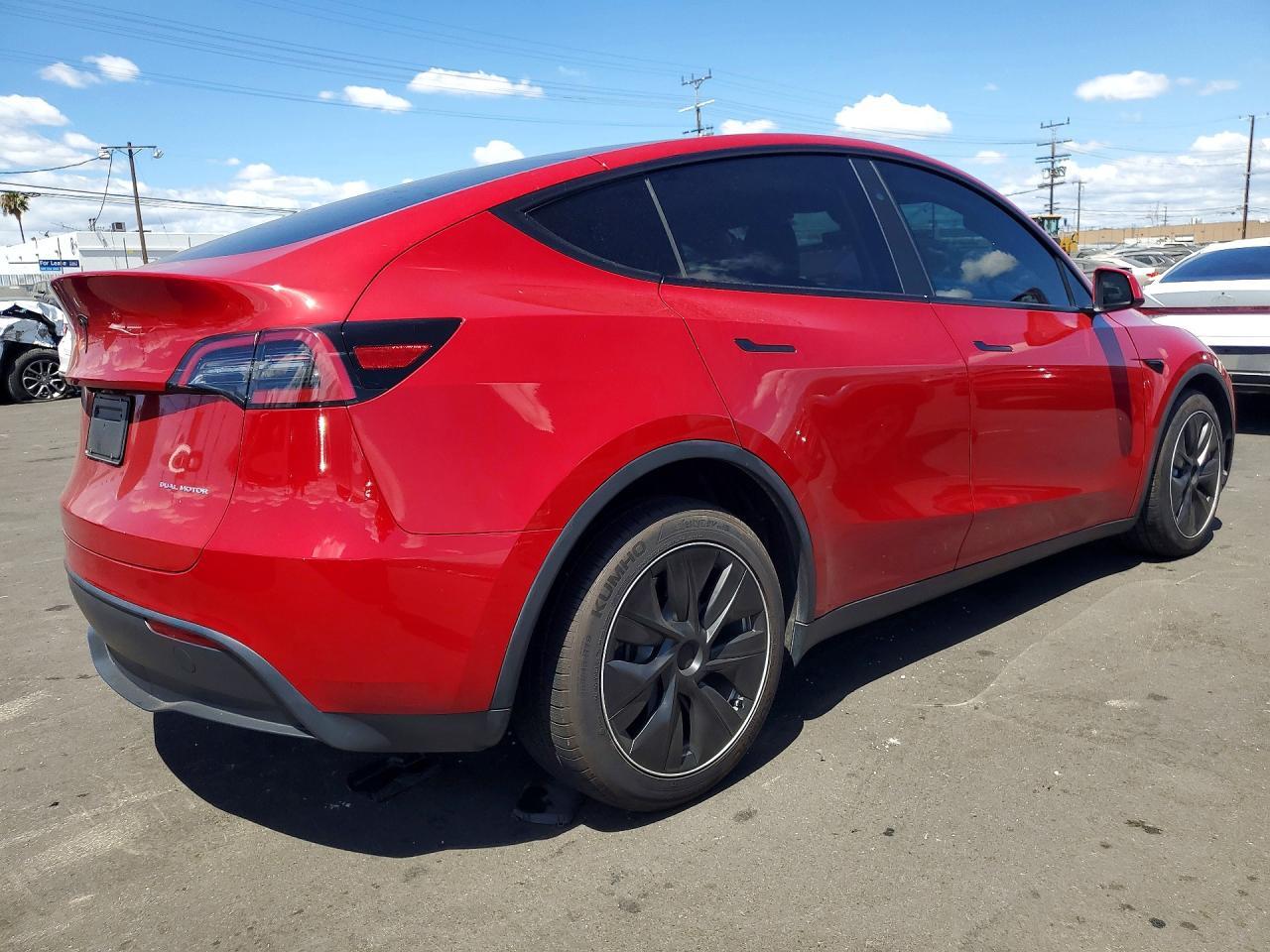 2023 Tesla Model Y - Фото 3