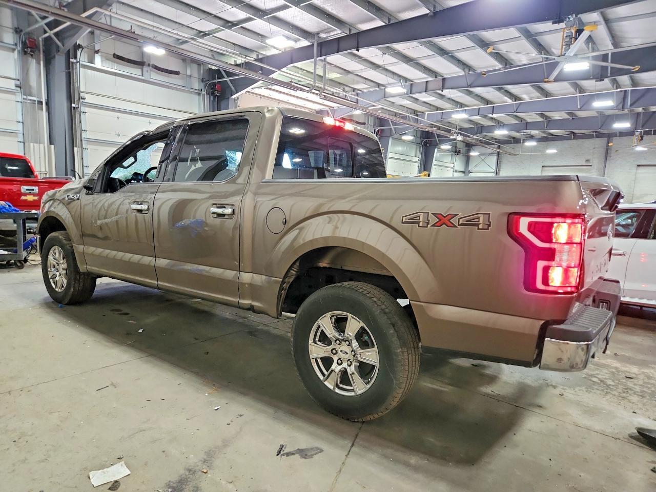2019 Ford F150 Supercrew - Фото 2