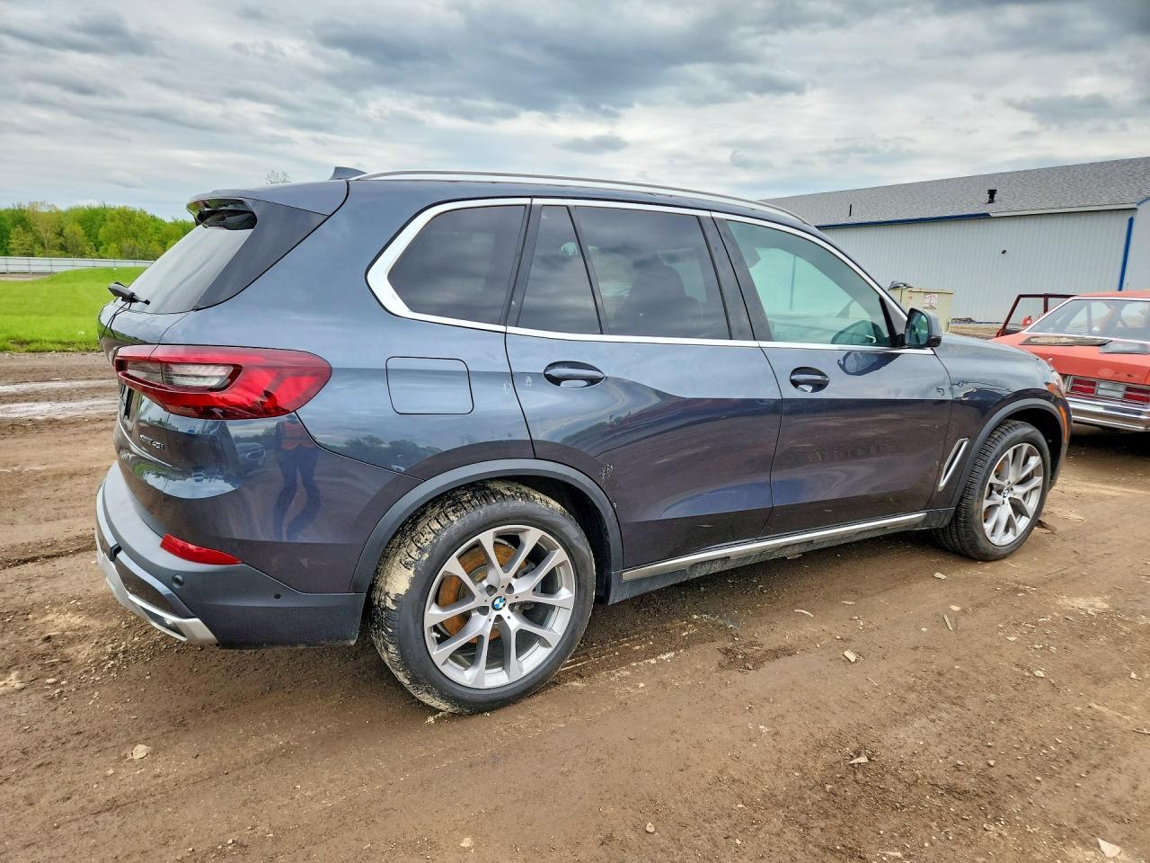 2022 BMW X5 xDrive40I - Image 3