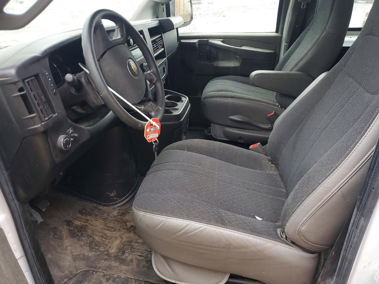2022 Chevrolet Express G2500 Delivery Van - Фото 7