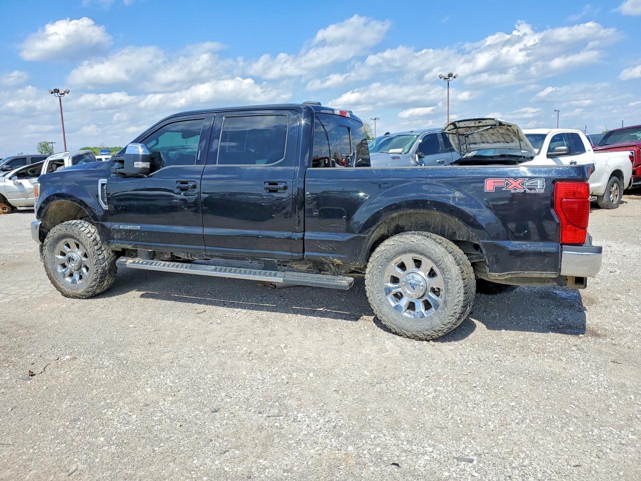 2022 Ford F250 Super Duty - Image 2