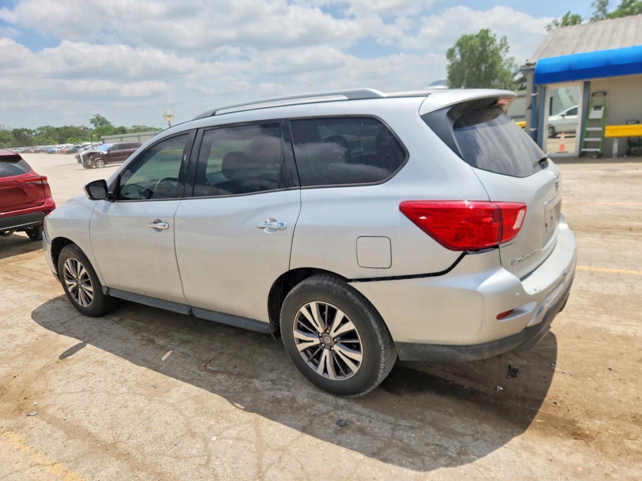 2020 Nissan Pathfinder Sv - Image 2