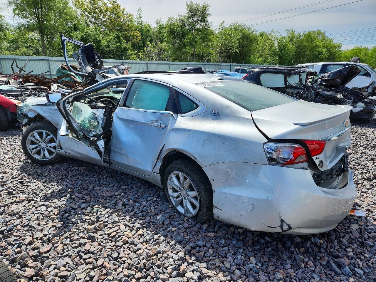 2018 Chevrolet Impala Lt - Image 2