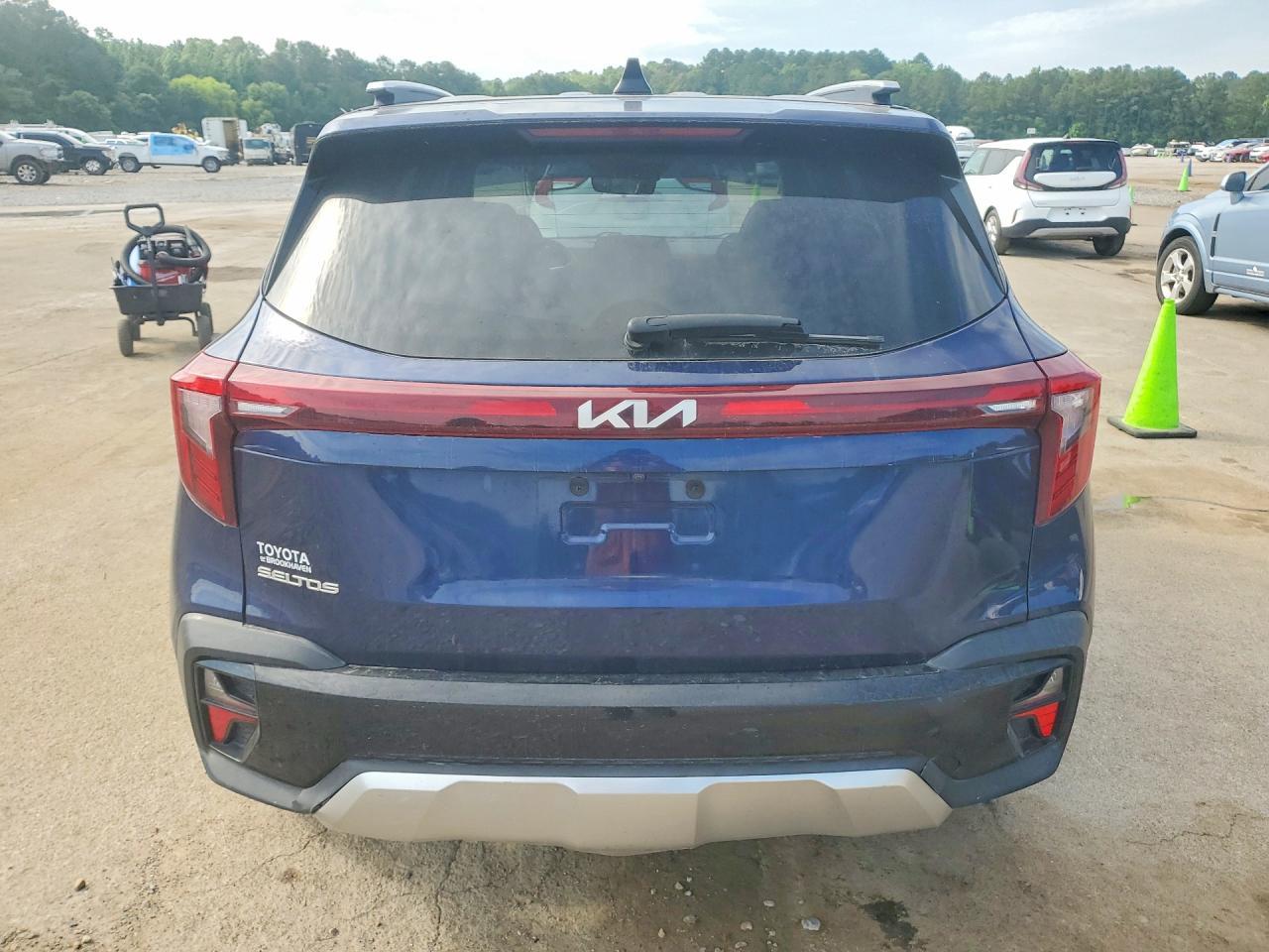 2024 Kia Seltos Ex - Image 6