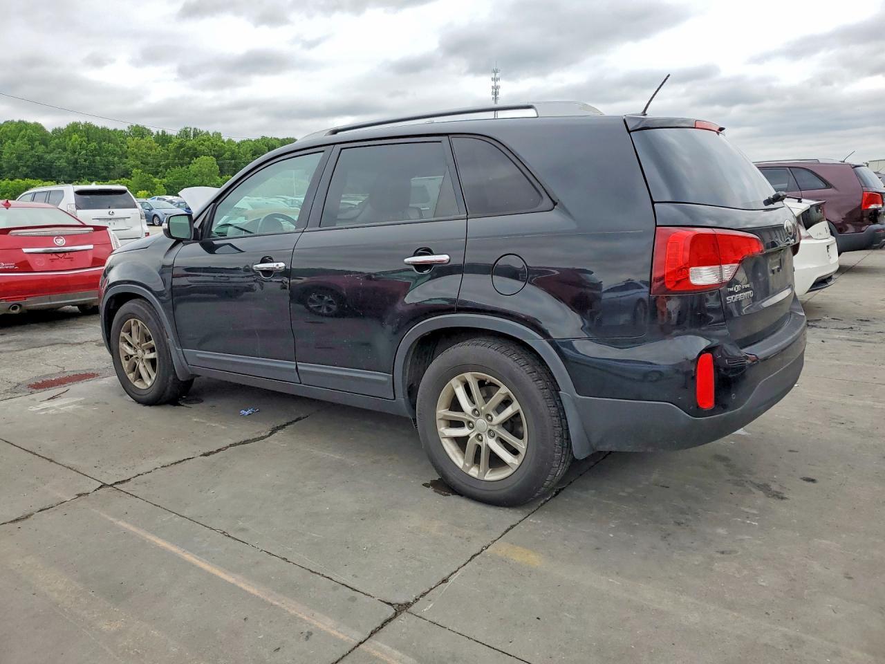 2014 Kia Sorento Lx - Image 2