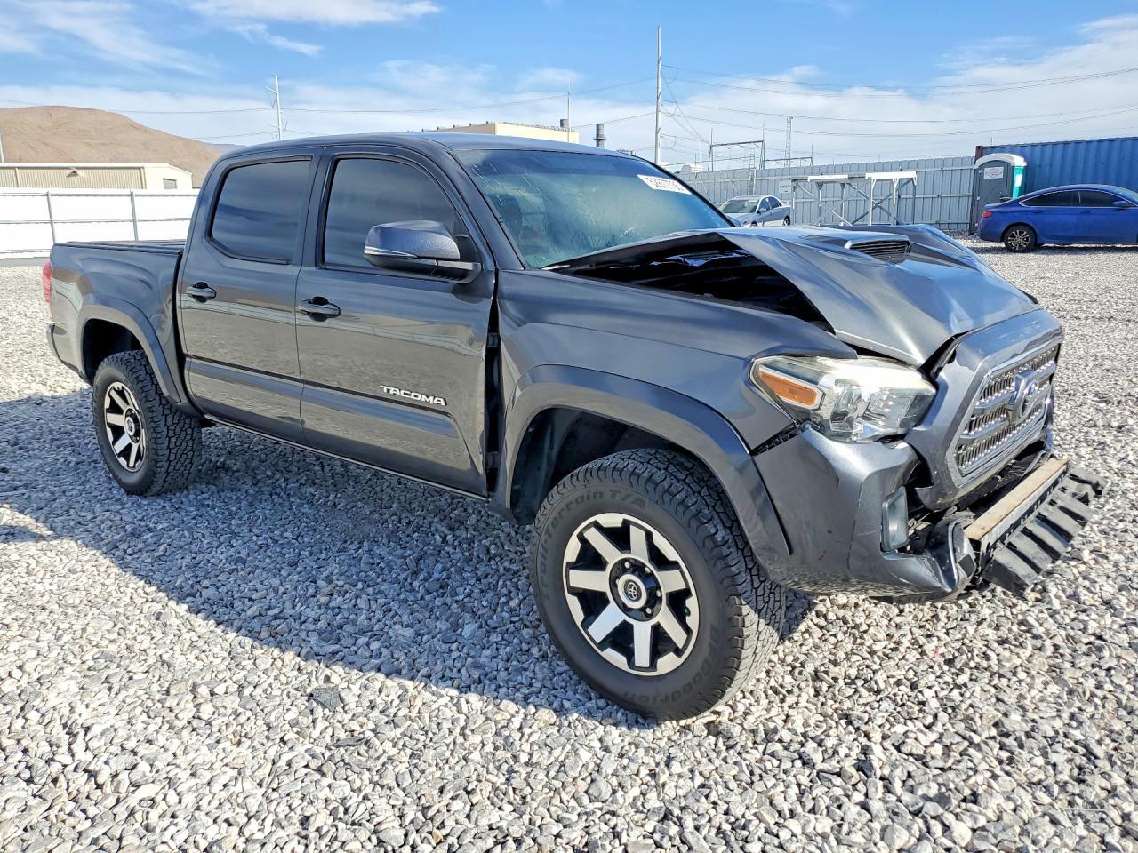 2017 Toyota Tacoma Sr5 V6 - Image 4