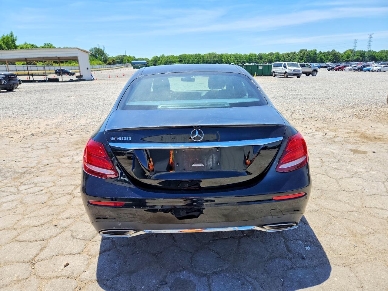 2018 Mercedes-Benz E 300 - Фото 6