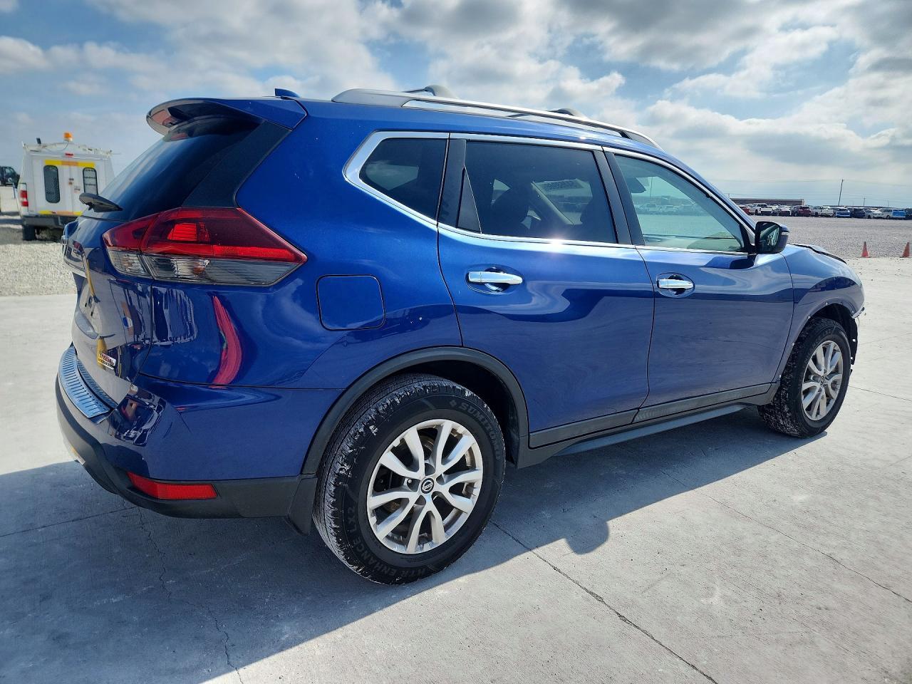 2019 Nissan Rogue S - Фото 3
