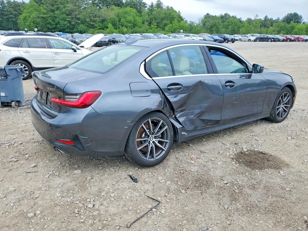 2020 BMW 330Xi - Image 3