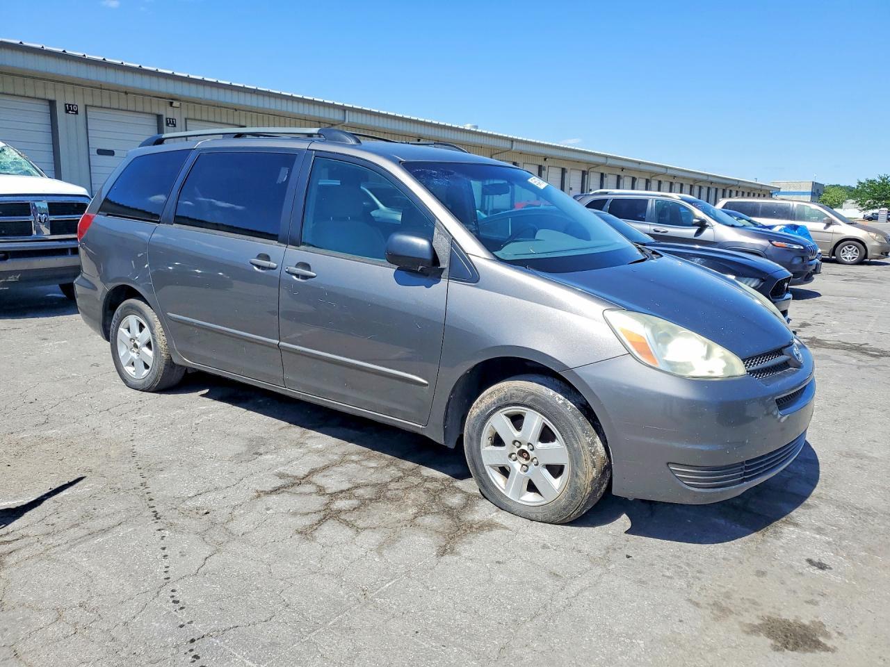 2004 Toyota Sienna Le 7 Passenger - Фото 4
