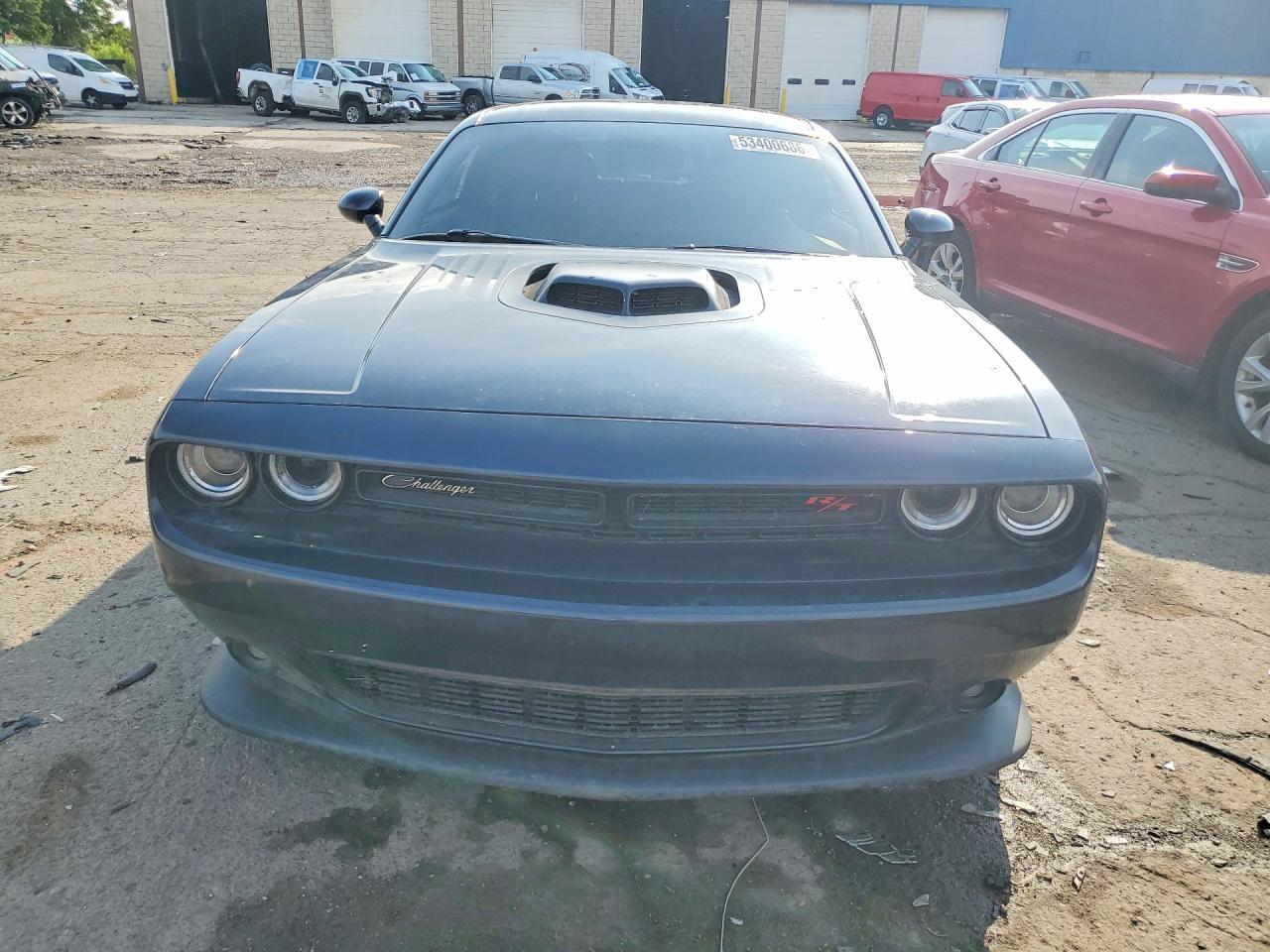 2016 Dodge Challenger R - Image 5