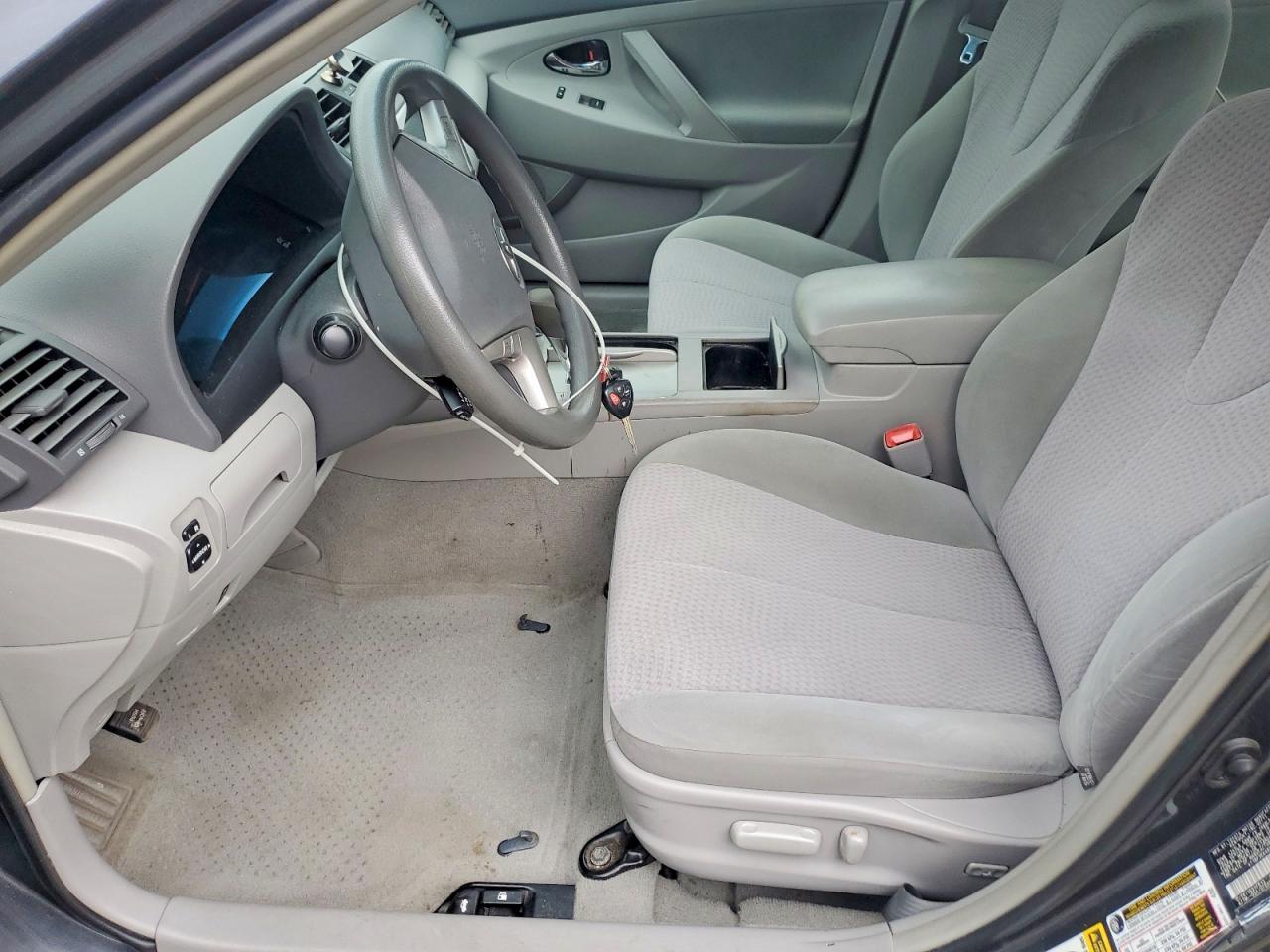 2011 Toyota Camry Le - Фото 7