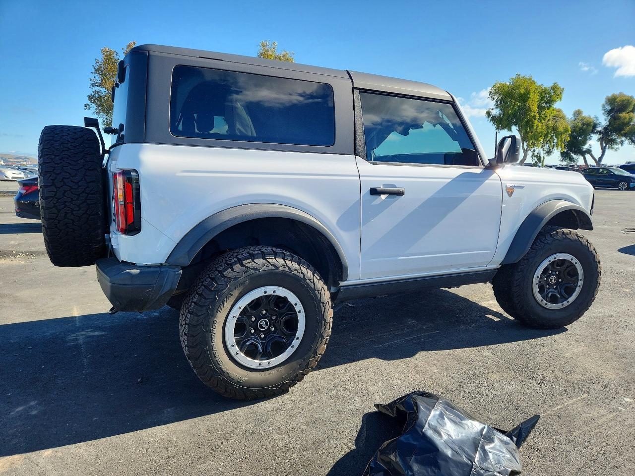 2023 Ford Bronco Base - Image 3