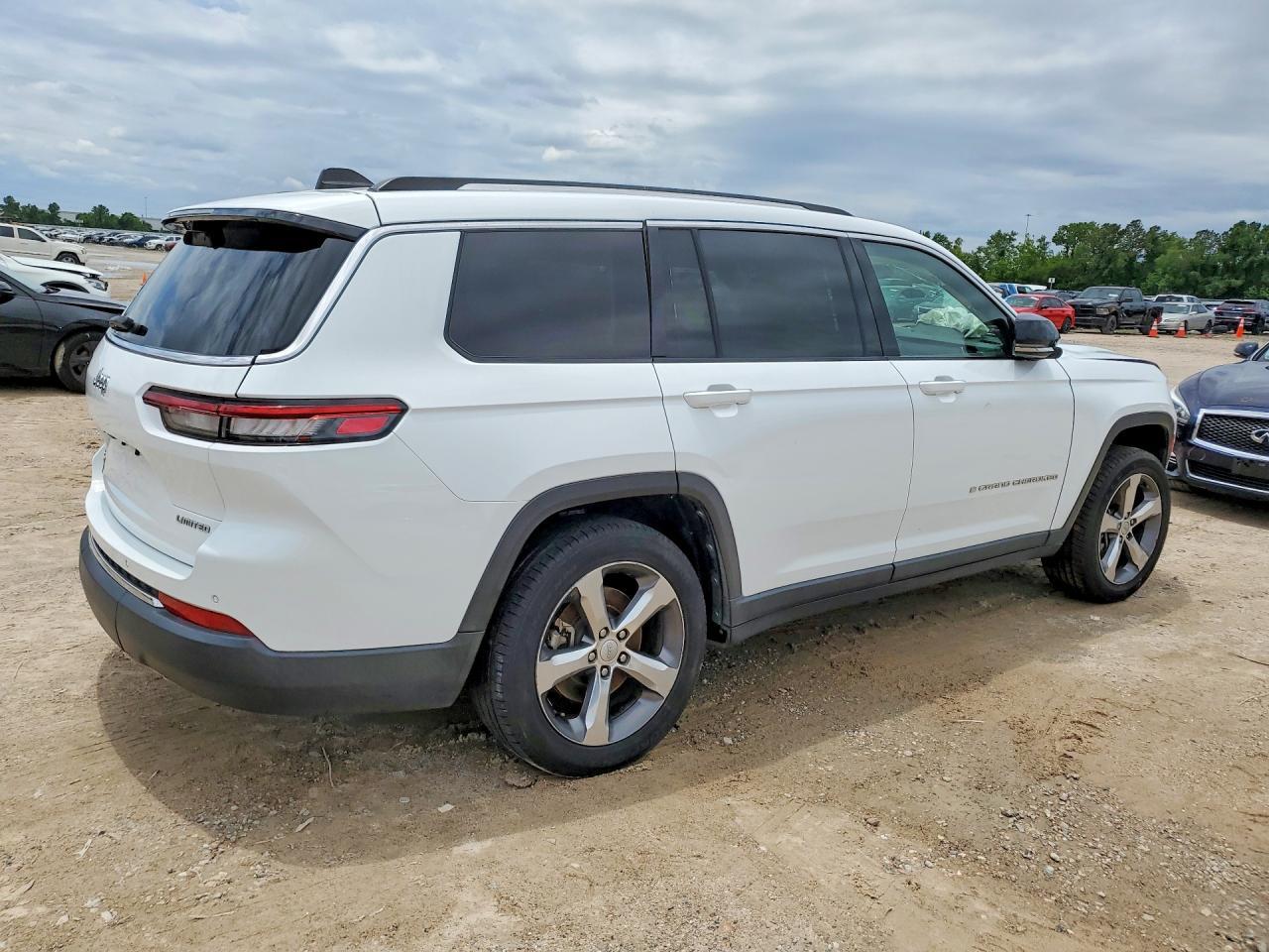 2022 Jeep Grand Cherokee L Limited - Image 3
