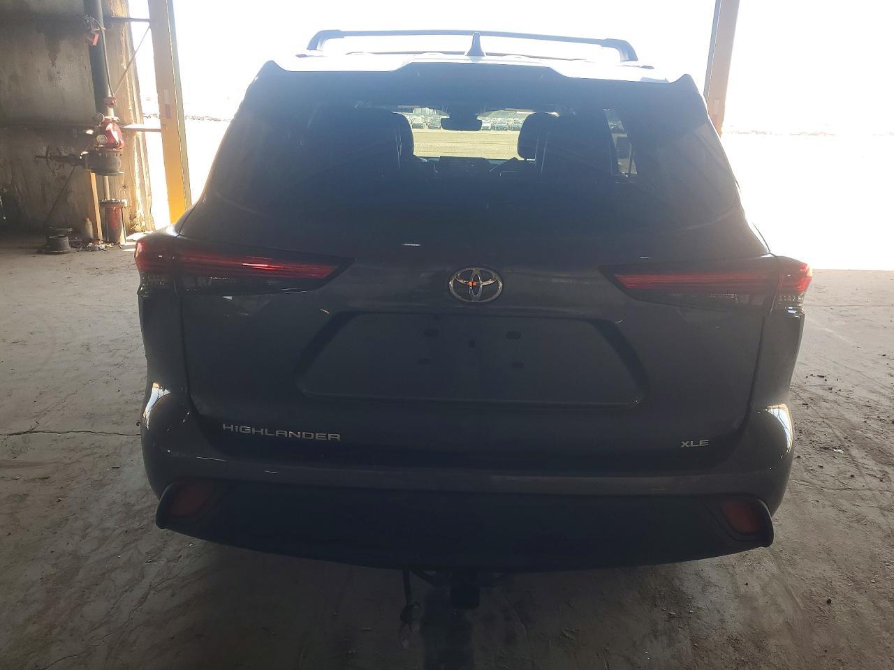 2022 Toyota Highlander Xle - Image 6