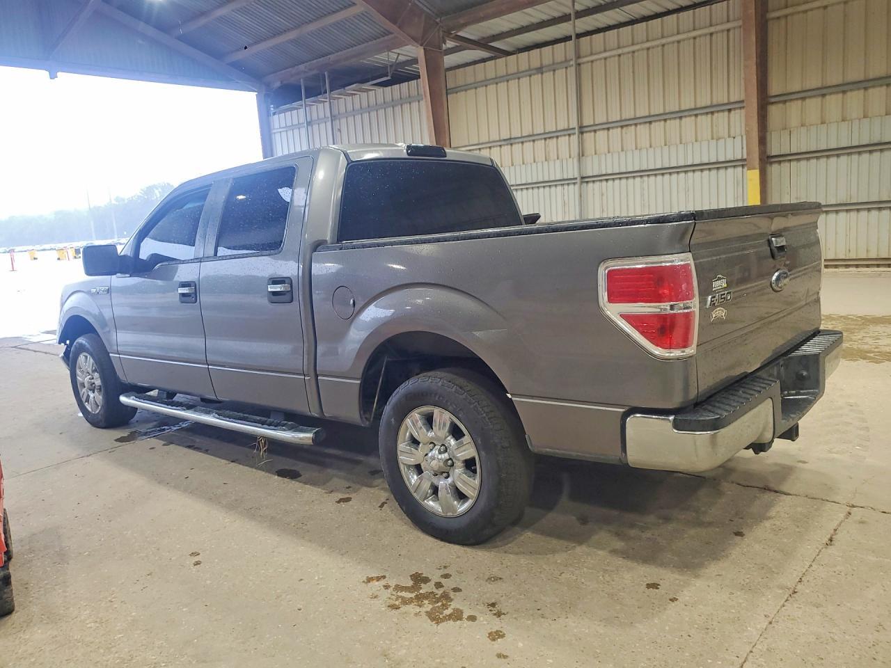 2010 Ford F150 Supercrew - Image 2
