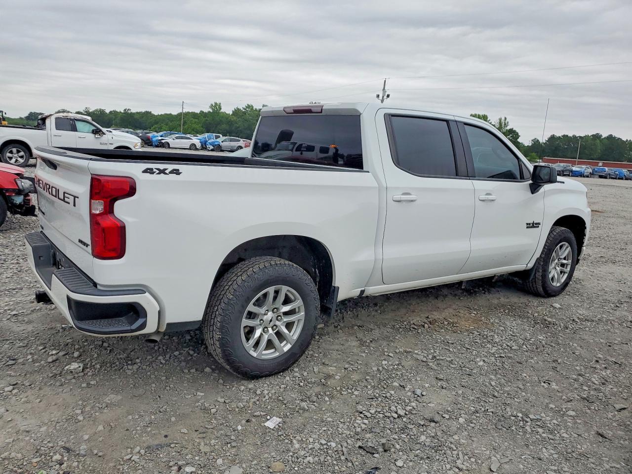 2021 Chevrolet Silverado K1500 Rst - Image 3
