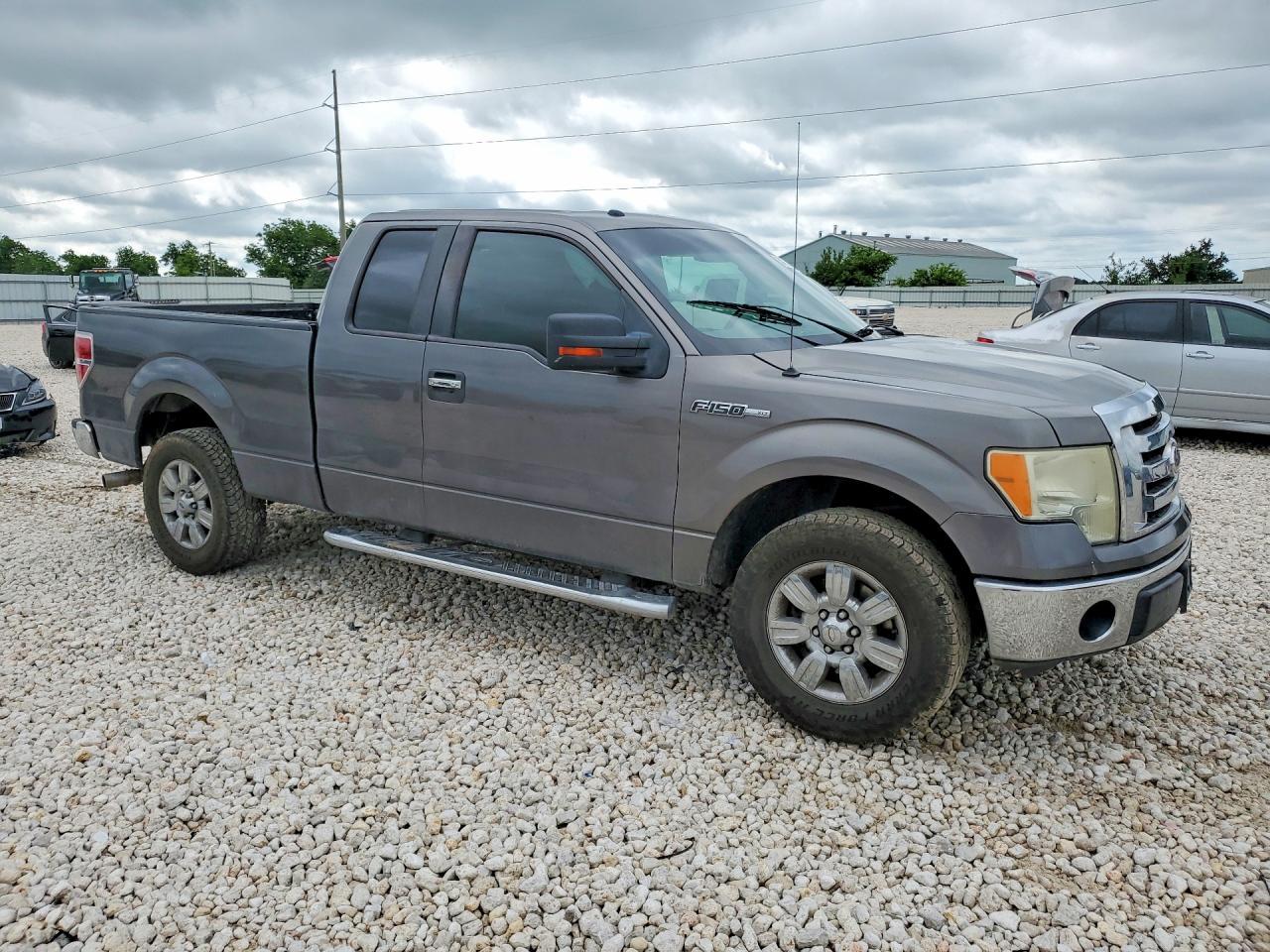 2011 Ford F150 Super Cab - Фото 4