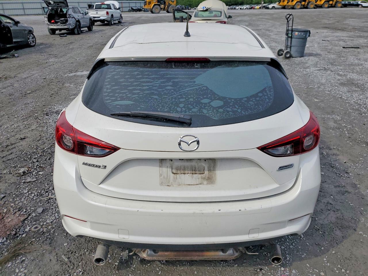 2018 Mazda 3 Touring - Image 6