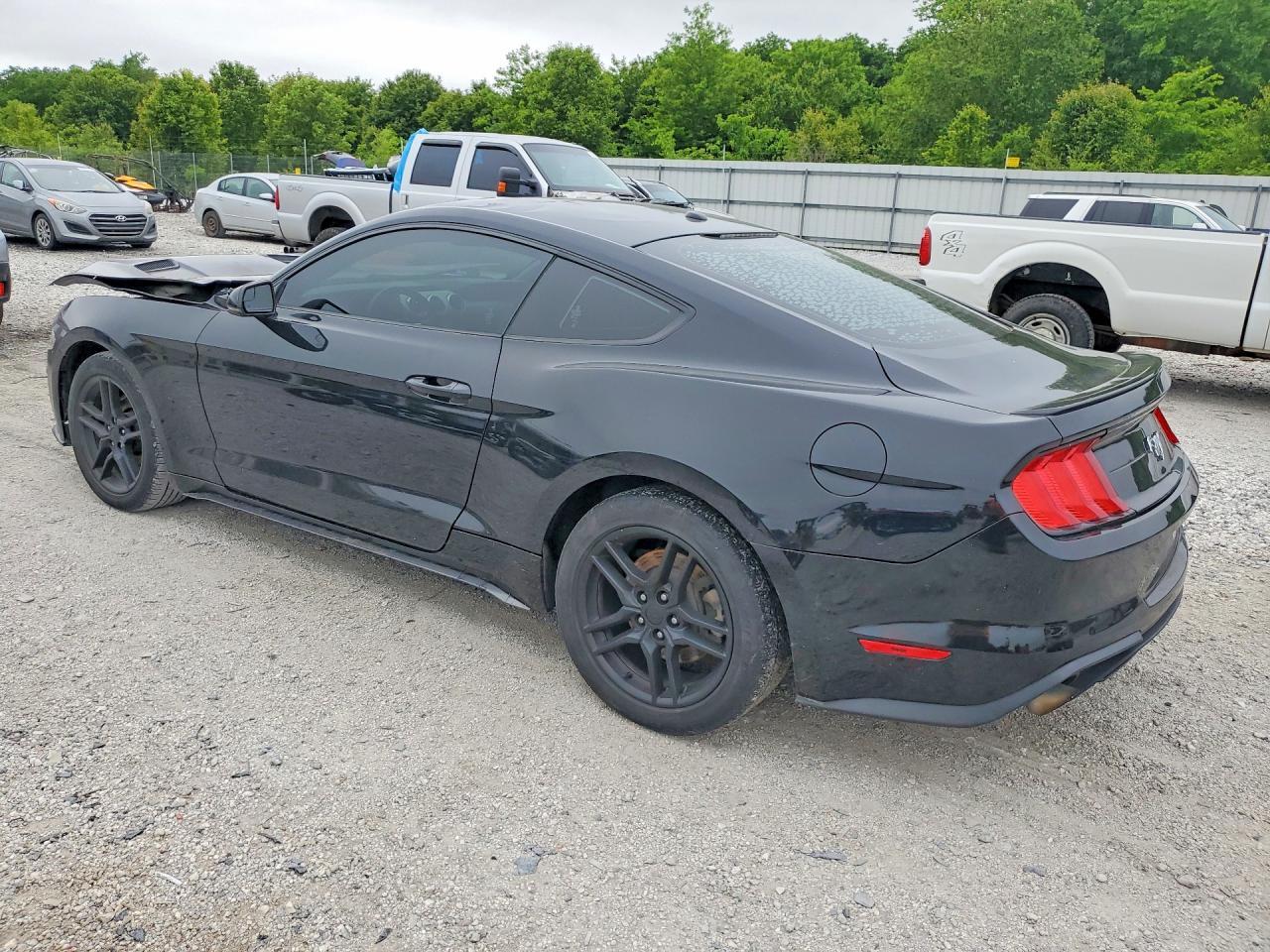 2018 Ford Mustang - Фото 2