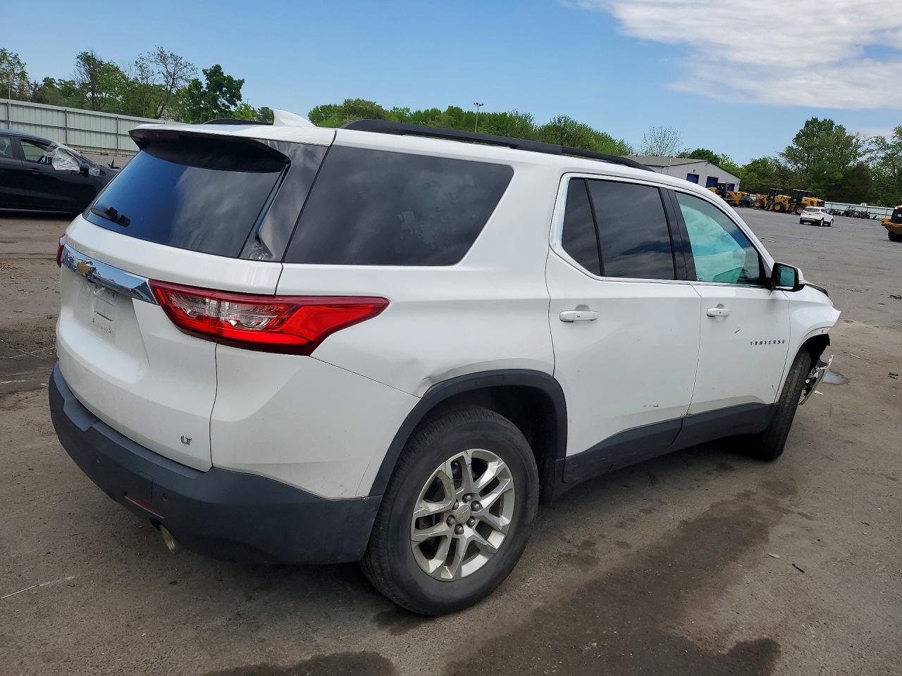 2020 Chevrolet Traverse Lt - Image 3