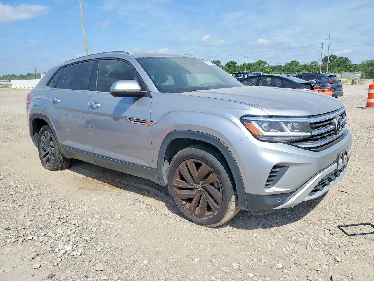 2022 Volkswagen Atlas Cross Sport Se - Image 4
