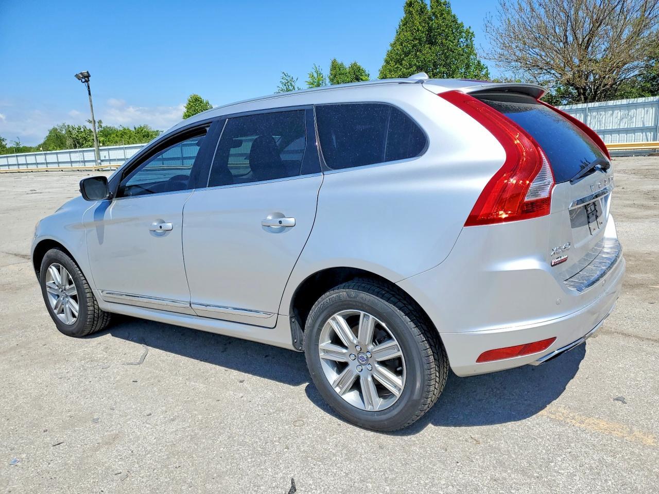 2016 Volvo Xc60 T6 Platinum - Image 2