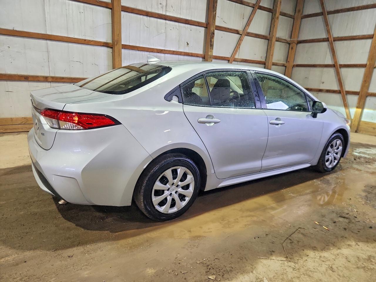 2020 Toyota Corolla Le - Image 3