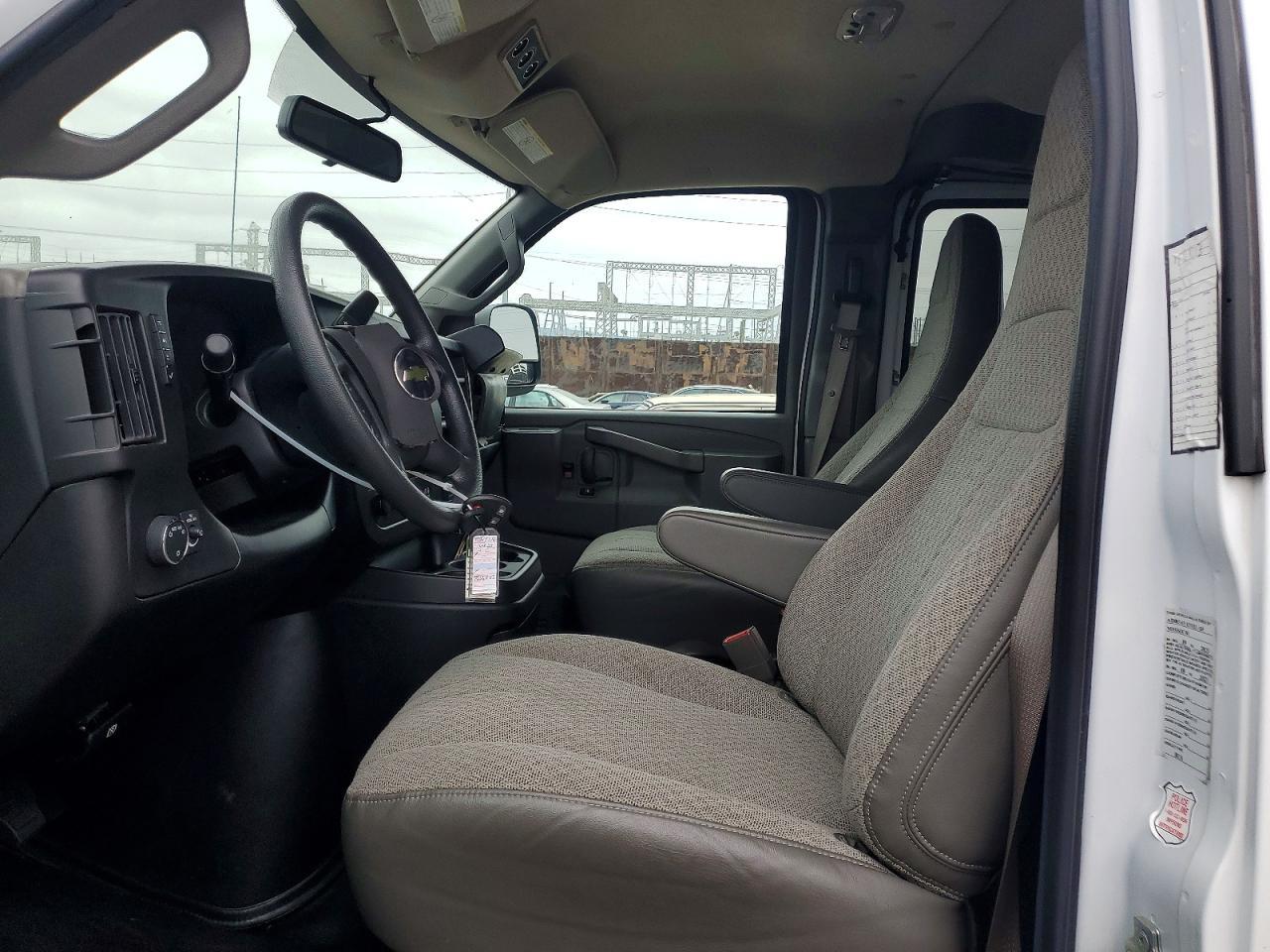 2023 Chevrolet Express G3500 Ls - Фото 7