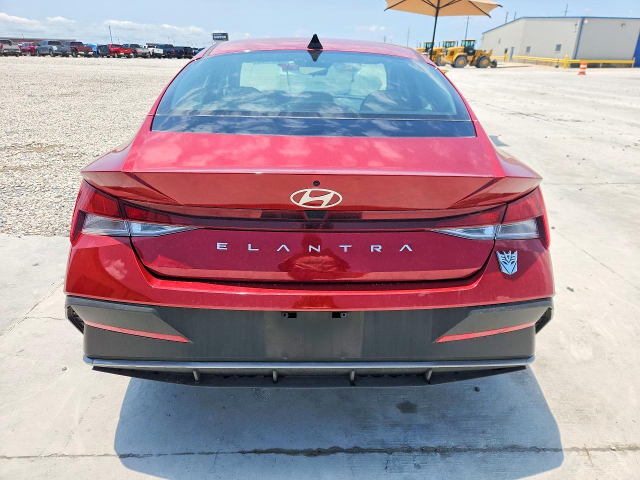2025 Hyundai Elantra Se - Фото 6