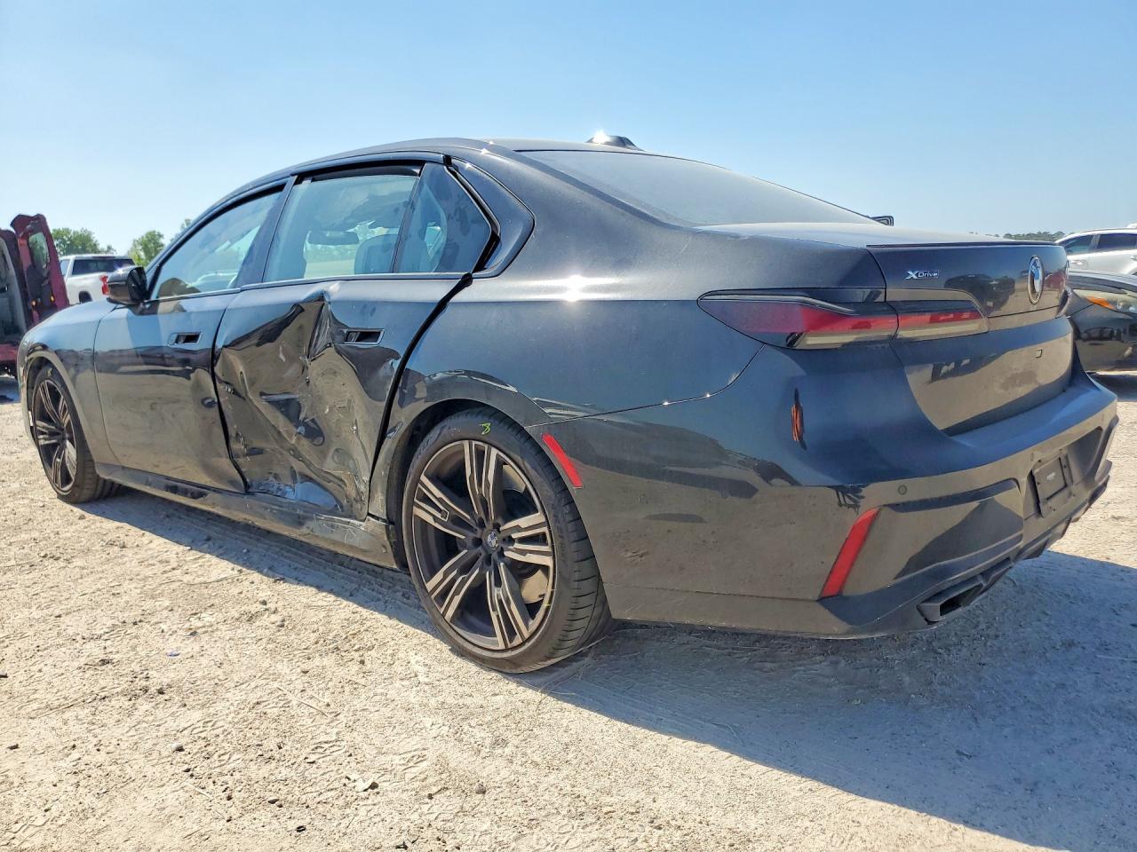 2023 BMW 760 Xi - Фото 2
