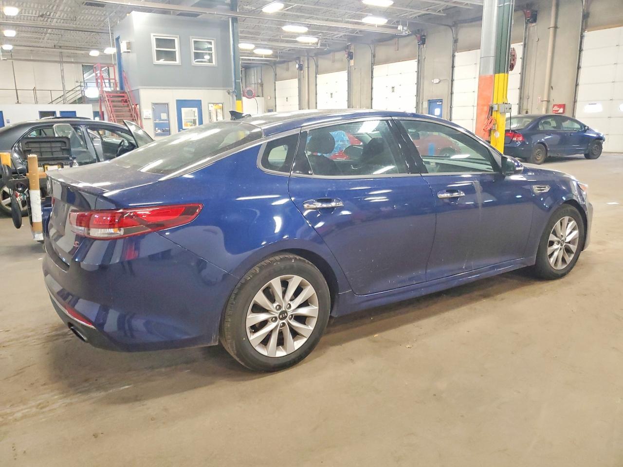 2018 Kia Optima S - Фото 3