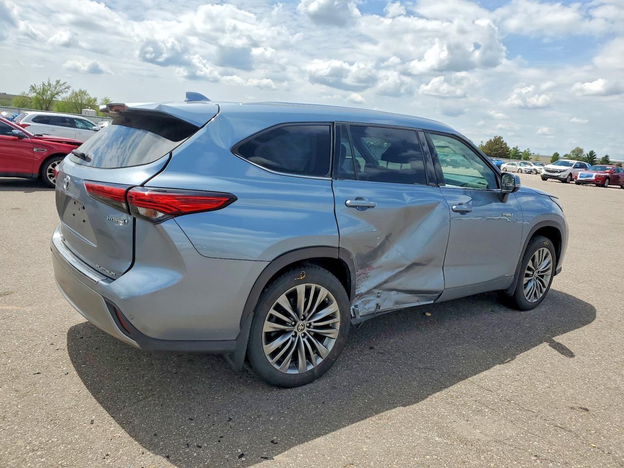 2021 Toyota Highlander Hybrid Platinum - Фото 3
