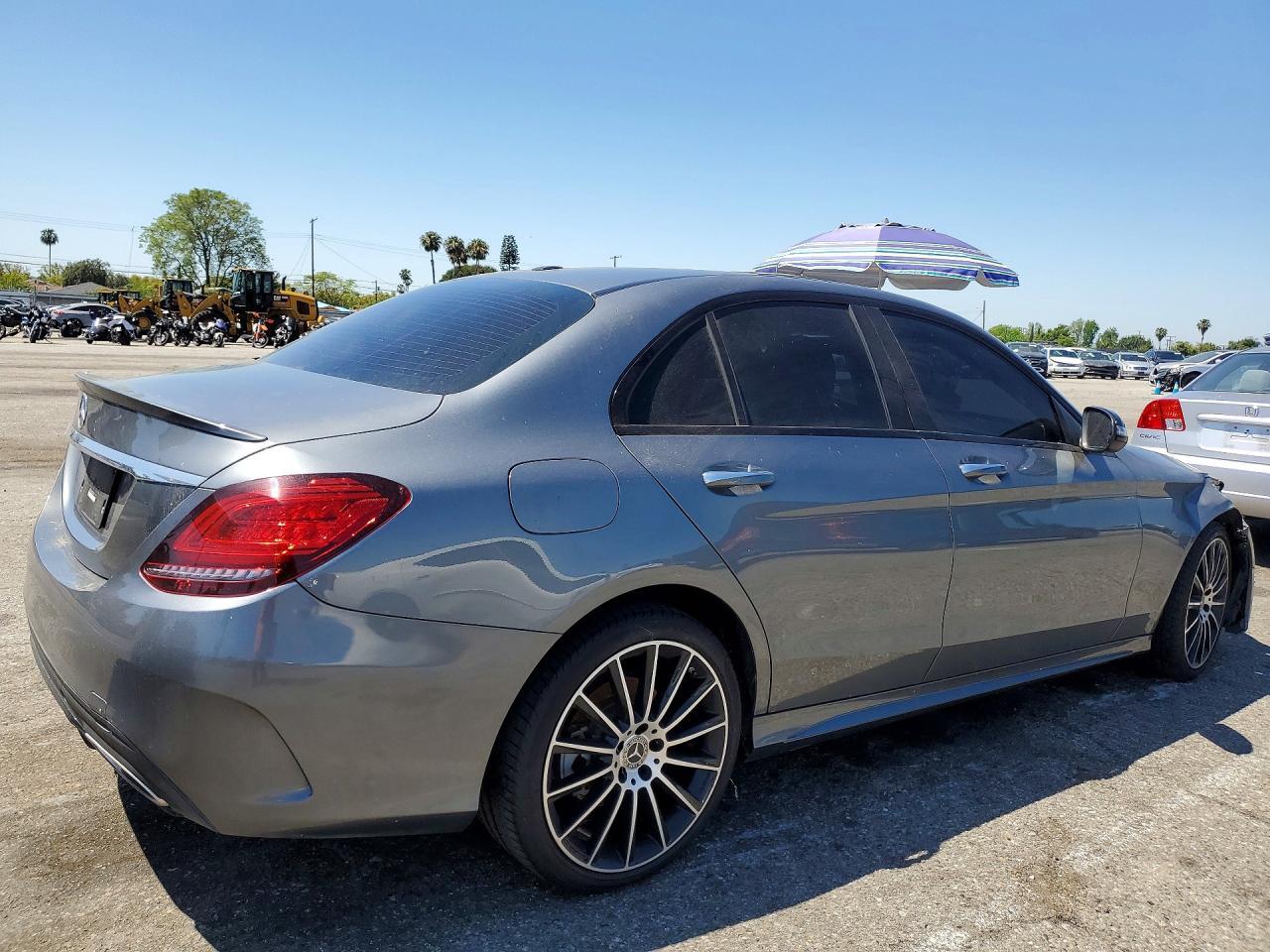 2021 Mercedes-Benz C 300 - Фото 3
