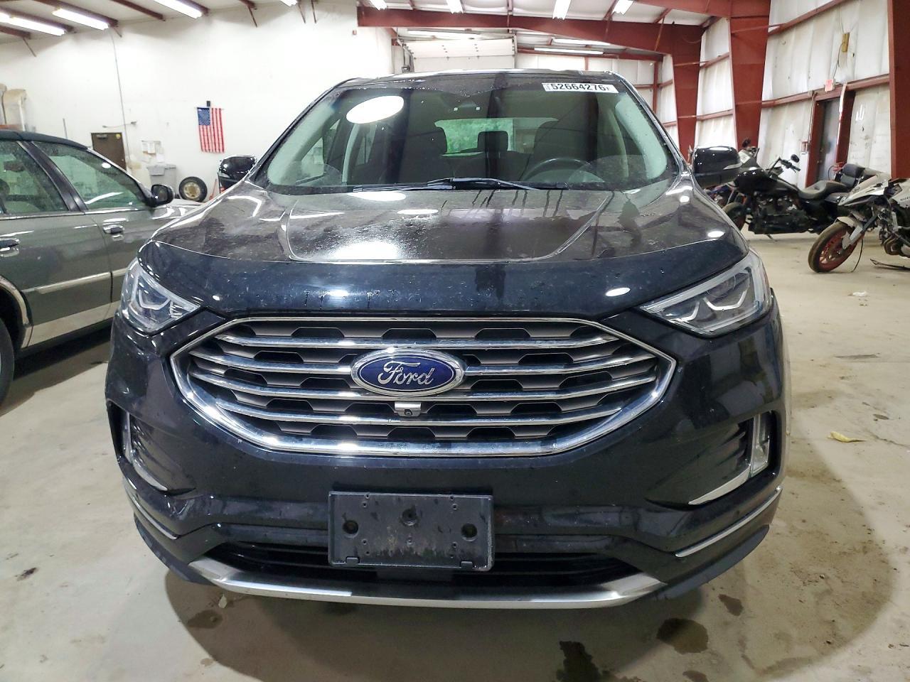 2019 Ford Edge Titanium - Image 5