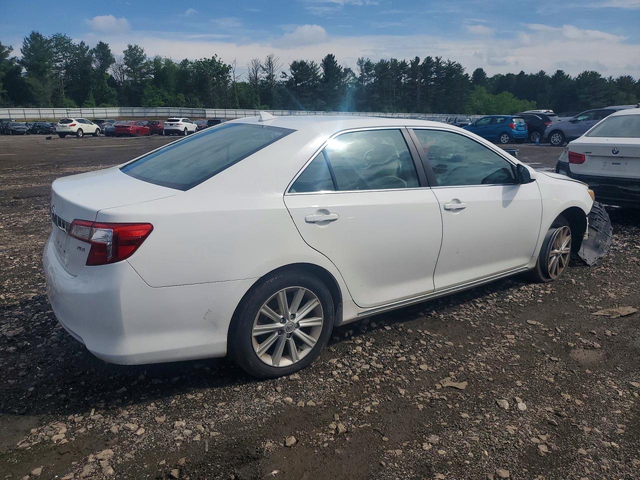 2014 Toyota Camry Xle V6 - Image 3
