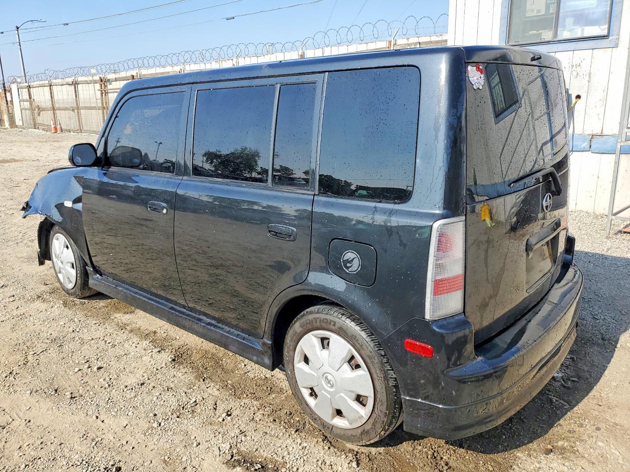 2006 Toyota Scion Xb - Image 2