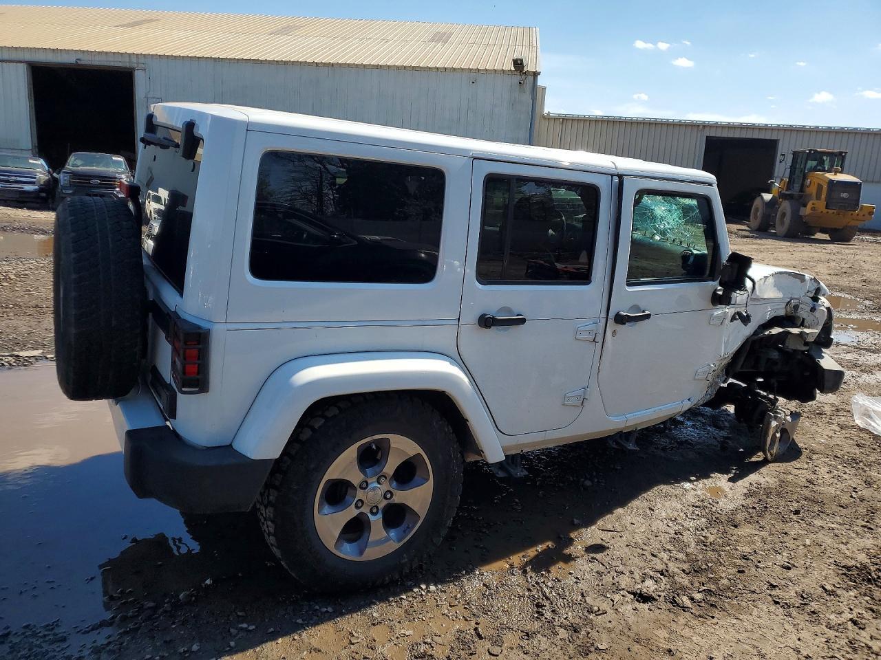 2016 Jeep Wrangler Unlimited Sahara - Image 3