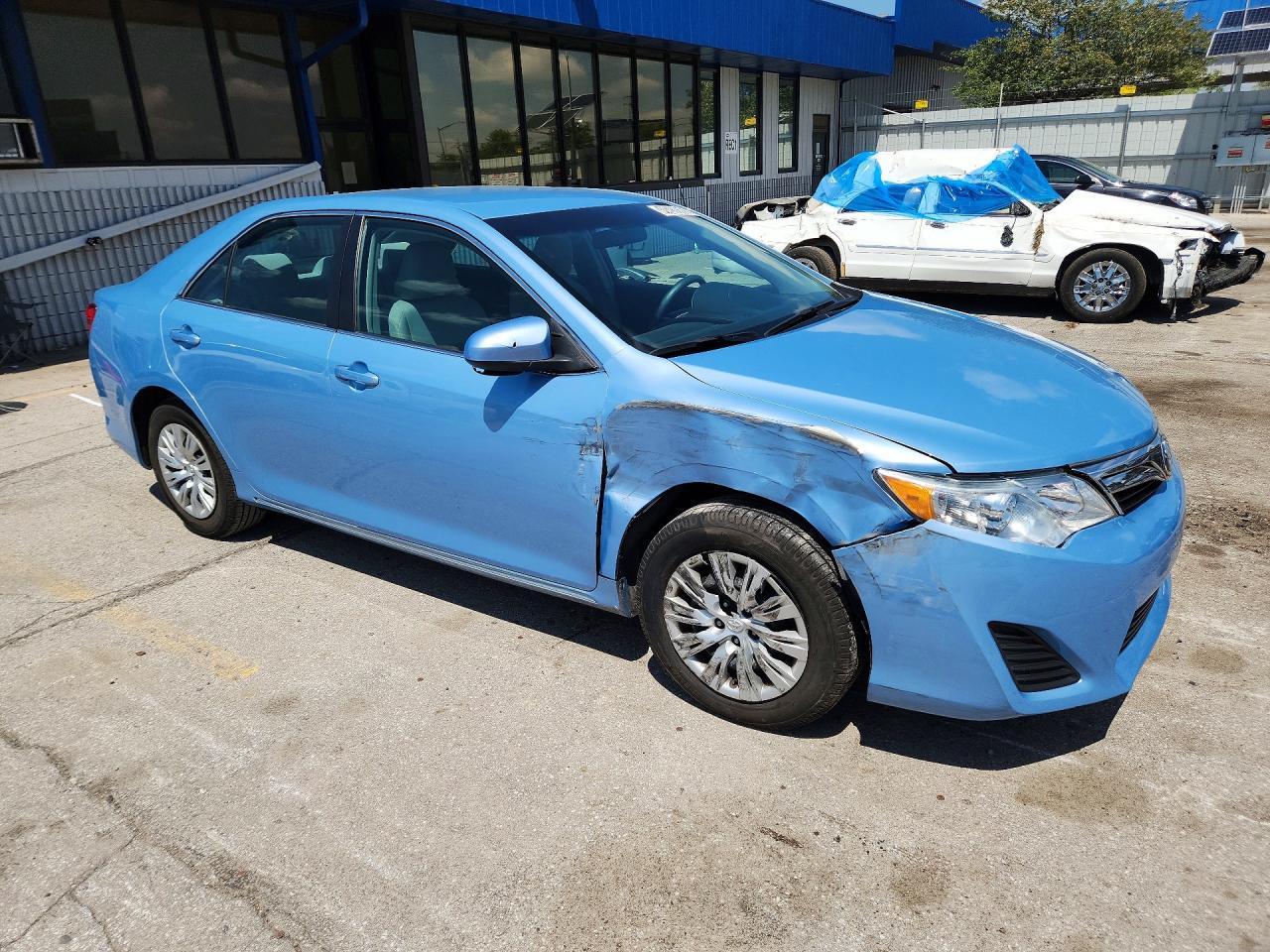 2012 Toyota Camry Le - Image 4
