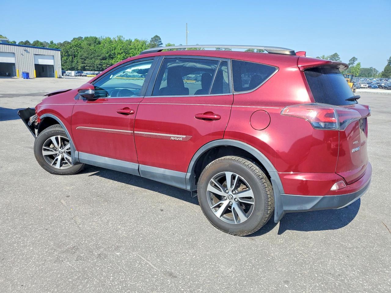 2018 Toyota Rav4 Xle - Image 2